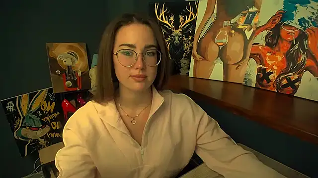 luxie milady online show from March 11, 1:17 pm