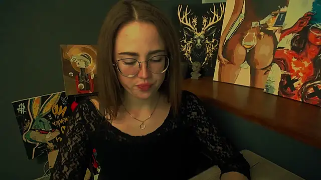 luxie milady online show from April 21, 1:39 pm