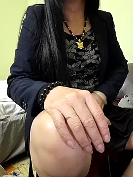 Snapshot of Hangem111 chatting on November 3, 2:18 pm Hangem111 online show from November 3, 2:18 pm