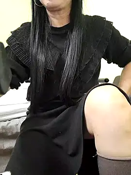 Snapshot of Hangem111 chatting on November 21, 5:28 am Hangem111 online show from November 21, 5:28 am