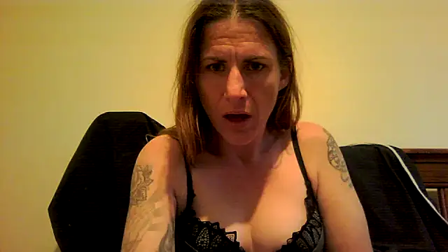 Snapshot of Steff8u chatting on December 3, 8:40 pm Steff8u online show from December 3, 8:40 pm