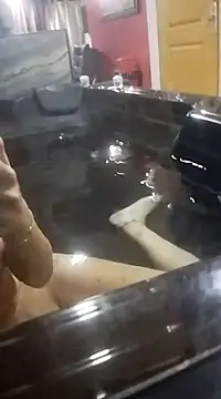 Snapshot of Mayer_09 chatting on December 15, 3:24 am Mayer 09 online show from December 15, 3:24 am