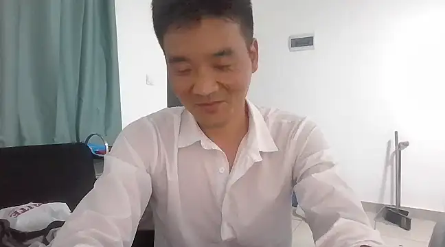 kisstoyousoon2024 online show from March 9, 6:21 pm