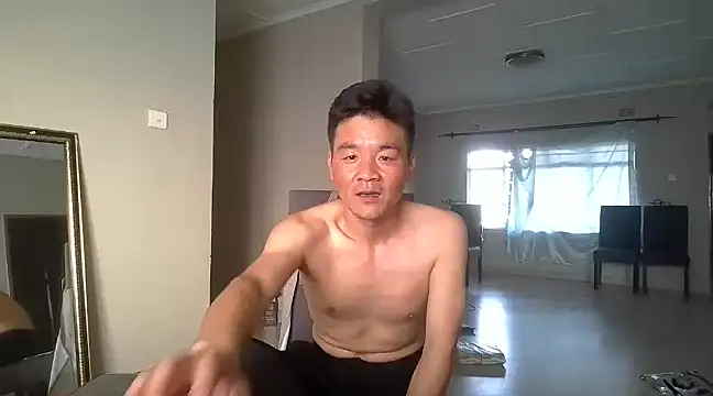 kisstoyousoon2024 online show from March 11, 3:34 pm