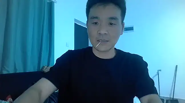 kisstoyousoon2024 online show from March 16, 6:34 pm