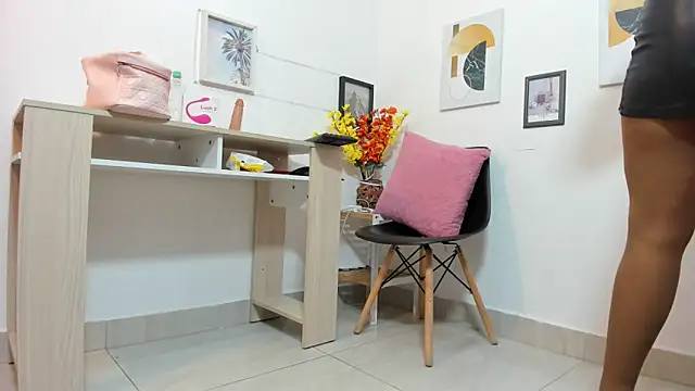 Snapshot of GenesisTT chatting on October 7, 4:09 am GenesisTT online show from October 7, 4:09 am