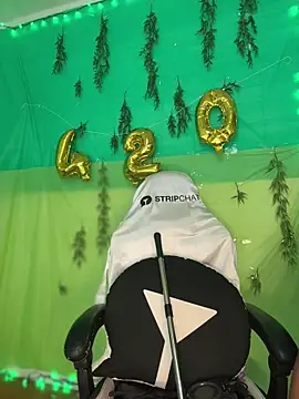 Blazerina online show from April 20, 9:27 pm