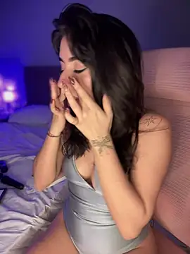 veronicaapink online show from January 25, 5:40 am