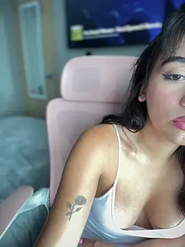 veronicaapink online show from February 22, 4:30 pm