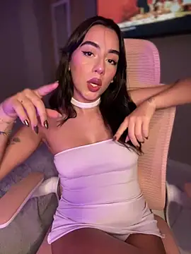 veronicaapink online show from March 18, 11:31 pm