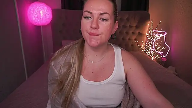 KiraCandyS online show from February 22, 3:01 am