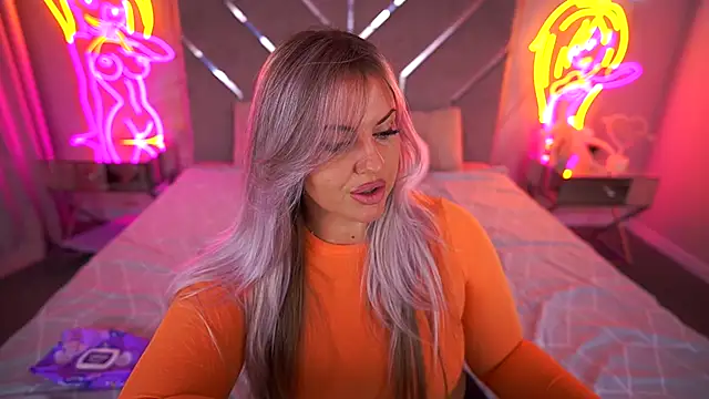 KiraCandyS online show from September 21, 8:10 pm