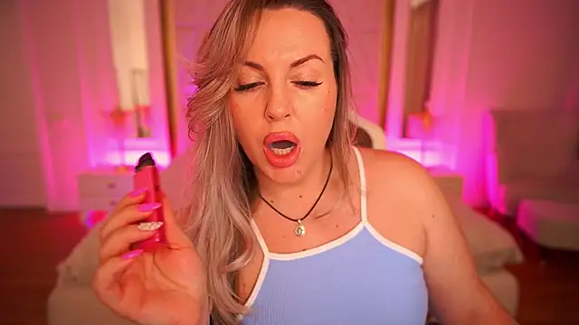 KiraCandyS online show from February 8, 10:13 pm