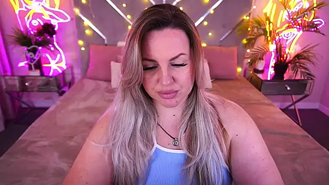 KiraCandyS online show from April 20, 8:10 pm