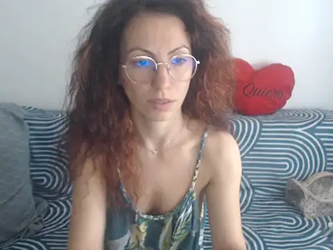 Snapshot of Emmatoo chatting on April 26, 12:25 pm Emmatoo online show from April 26, 12:25 pm