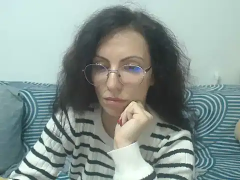 Snapshot of Emmatoo chatting on April 30, 8:57 pm Emmatoo online show from April 30, 8:57 pm