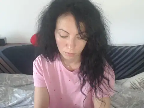Snapshot of Emmatoo chatting on May 29, 6:33 am Emmatoo online show from May 29, 6:33 am