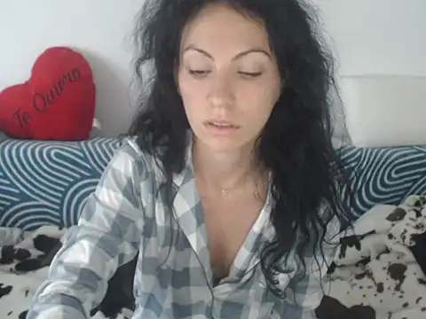 Snapshot of Emmatoo chatting on June 1, 6:15 am Emmatoo online show from June 1, 6:15 am