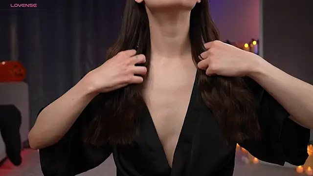 Snapshot of Amely_Young chatting on November 1, 1:07 am Amely Young online show from November 1, 1:07 am