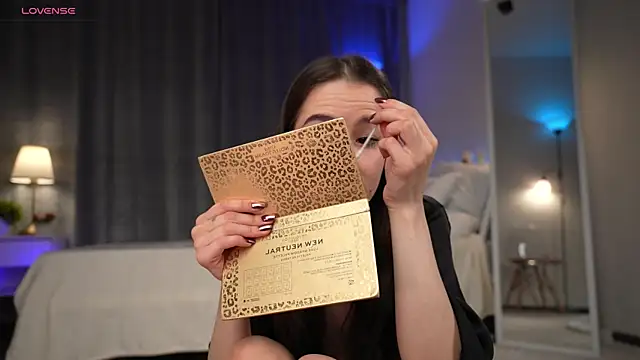 Snapshot of Amely_Young chatting on November 14, 12:42 am Amely Young online show from November 14, 12:42 am