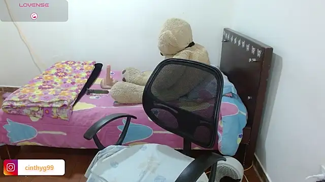 Snapshot of Cinthya-Gomez6 chatting on July 19, 9:29 pm Cinthya-Gomez6 online show from July 19, 9:29 pm