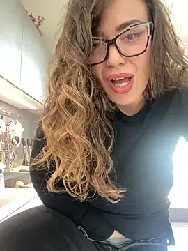 EvaLoReCouple online show from December 31, 11:31 am