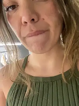 EvaLoReCouple online show from January 4, 7:02 pm