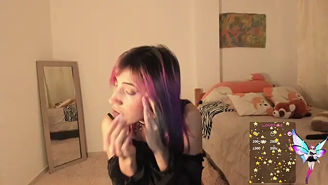 linnie  online show from January 12, 1:42 am