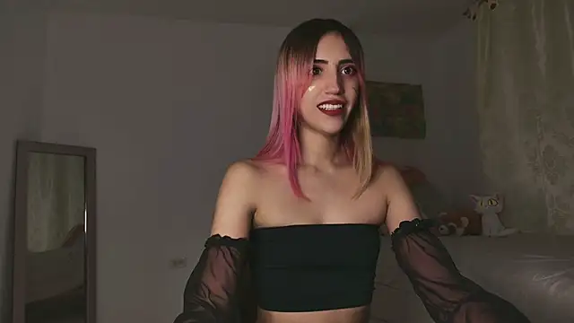 linnie  online show from March 8, 6:10 am