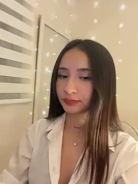 Snapshot of Angeeel_ chatting on March 4, 4:49 am Angeeel online show from March 4, 4:49 am