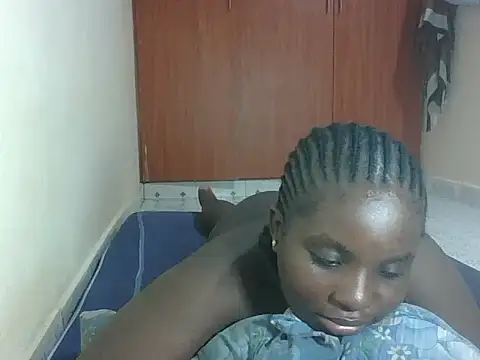 hotebbbyy online show from April 15, 7:59 am