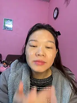 Snapshot of Hellen_111 chatting on December 6, 7:10 am Hellen 111 online show from December 6, 7:10 am