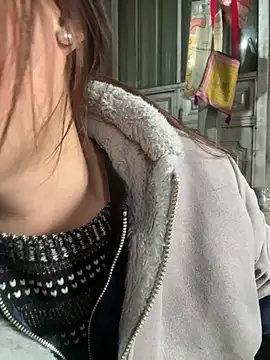 Snapshot of Hellen_111 chatting on February 18, 6:15 am Hellen 111 online show from February 18, 6:15 am