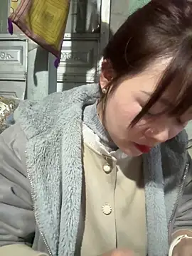 Snapshot of Hellen_111 chatting on February 19, 10:34 am Hellen 111 online show from February 19, 10:34 am