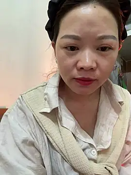 Snapshot of Hellen_111 chatting on March 15, 3:18 am Hellen 111 online show from March 15, 3:18 am