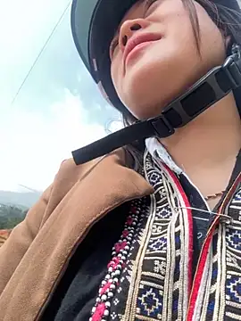 Snapshot of Hellen_111 chatting on October 12, 3:16 am Hellen 111 online show from October 12, 3:16 am