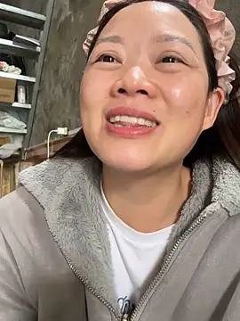 Snapshot of Hellen_111 chatting on October 30, 6:37 am Hellen 111 online show from October 30, 6:37 am