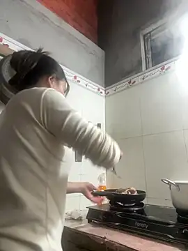 Snapshot of Hellen_111 chatting on November 2, 11:01 am Hellen 111 online show from November 2, 11:01 am