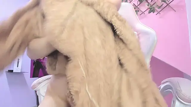 Snapshot of meribeth303av chatting on December 28, 1:50 am meribeth303av online show from December 28, 1:50 am