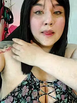 ItsNaiixa online show from October 5, 7:23 pm