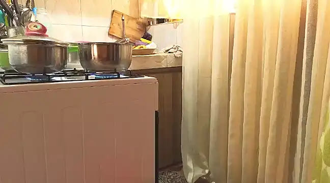 WyvaxxNikkie online show from March 23, 8:37 am