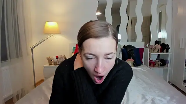 KateRedgar online show from February 17, 2:04 pm