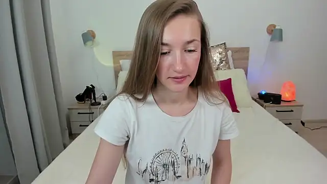 KateRedgar online show from October 29, 1:57 pm