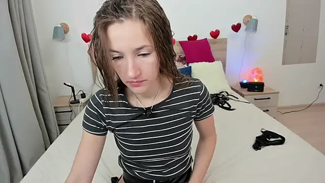 KateRedgar online show from February 12, 1:50 pm