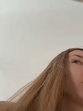 KateRedgar online show from April 9, 8:31 am