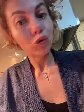 Snapshot of tanyagrey chatting on November 6, 7:20 am tanyagrey online show from November 6, 7:20 am