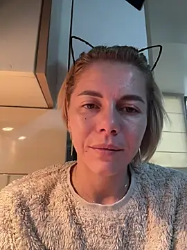 Snapshot of tanyagrey chatting on November 18, 6:40 am tanyagrey online show from November 18, 6:40 am