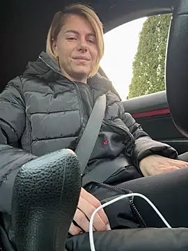 Snapshot of tanyagrey chatting on December 5, 6:22 am tanyagrey online show from December 5, 6:22 am