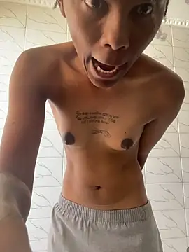 Snapshot of monic421 chatting on January 6, 8:18 am monic421 online show from January 6, 8:18 am