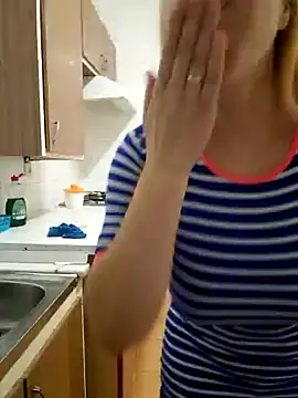 Snapshot of lamorbosa37 chatting on December 5, 3:39 pm lamorbosa37 online show from December 5, 3:39 pm